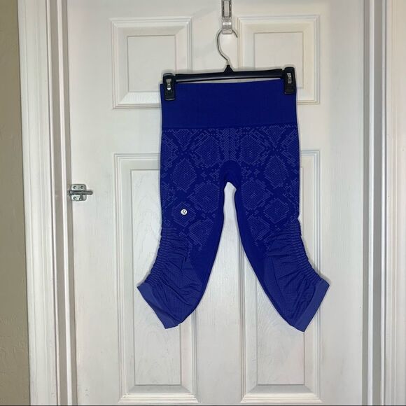 Lululemon In The Flow Crop Snake Sapphire Blue - Picture 6 of 12
